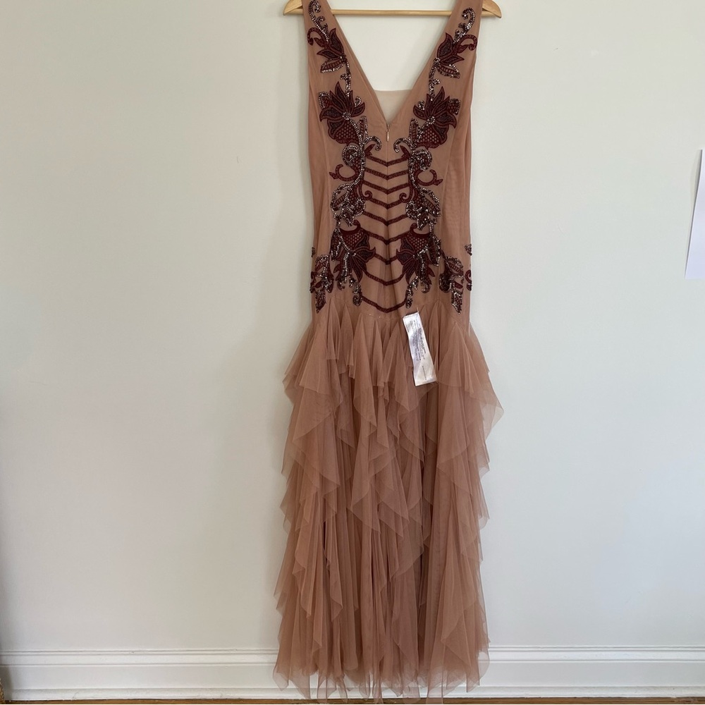 BCBGMaxAzria Dusty Rose Deep V Neckline Burgundy Embroidery Tiered Ruffle Dress - Picture 7 of 11